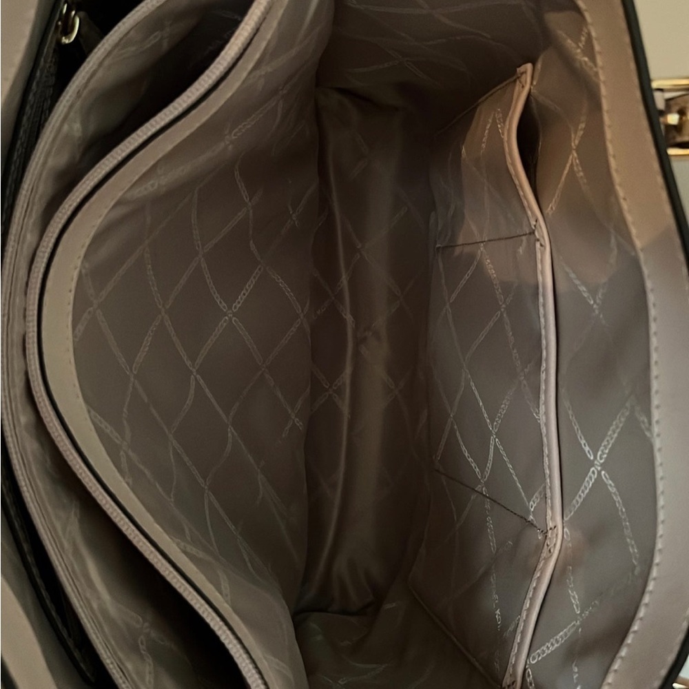 Authentic Blush Pink Michael Kors Purse - image 4